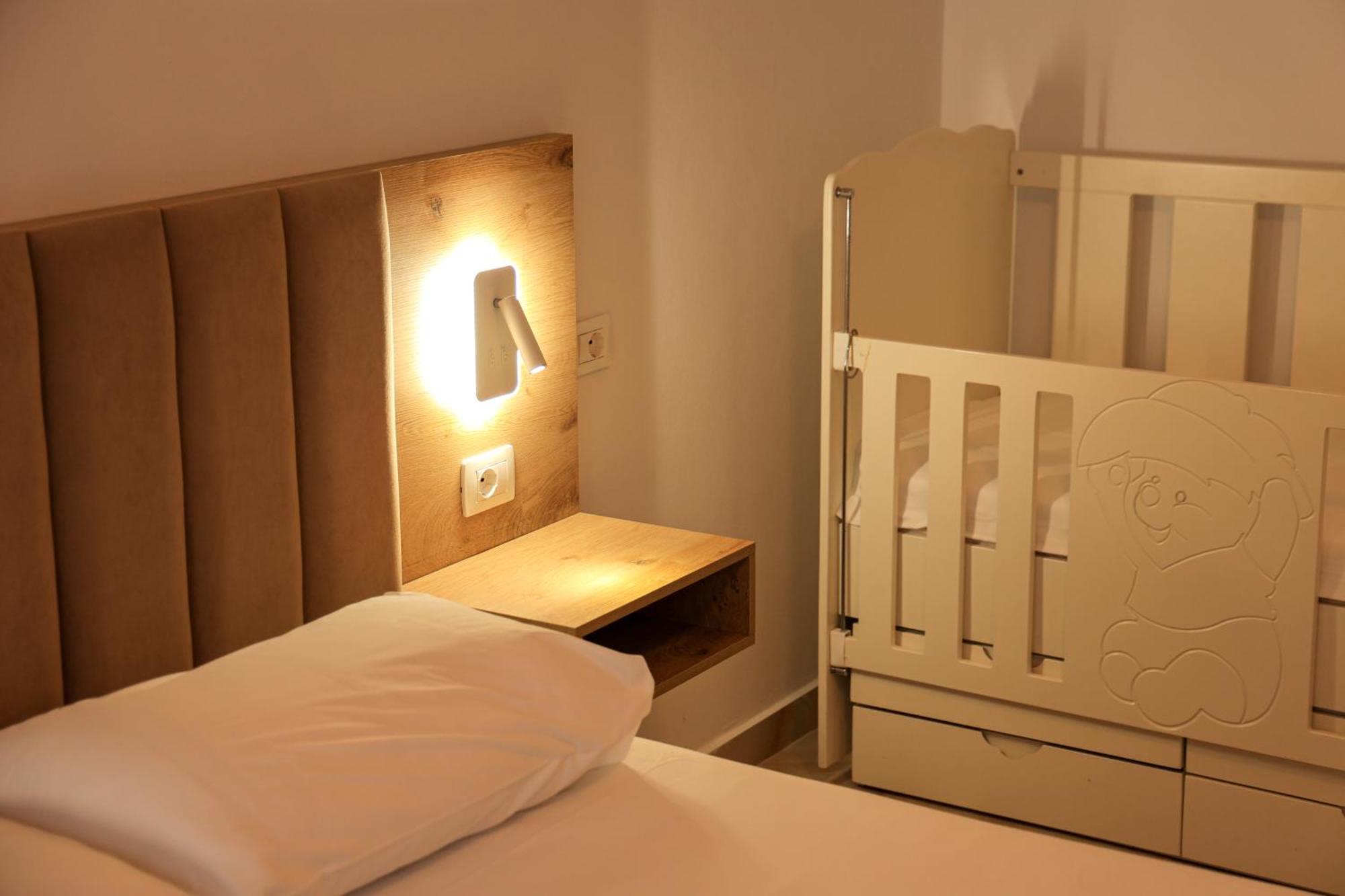 Sanpietro Vacation Apartments Durres Exterior photo